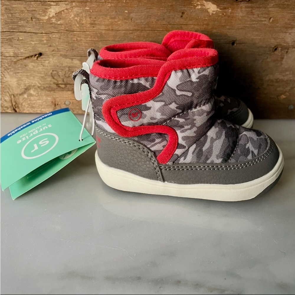 Stride Rite•BRAND NEW WITH TAGS•Size 3 Baby•Grey Camo Aster Boots~Red Trim